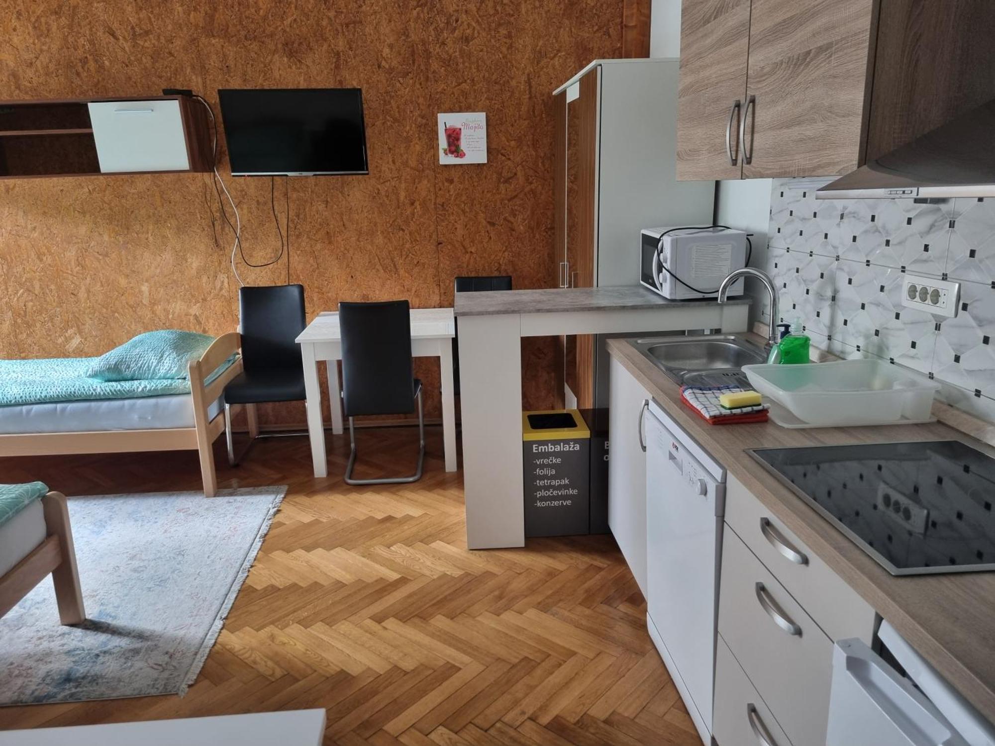 Apartments Fazarinc S Parkiriscem Celje Luaran gambar